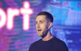 אסף רפפורט (צילום: נגה שדמי ואן דה ריפ)