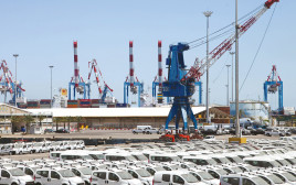 מכוניות חדשות בנמל