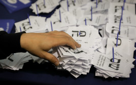 ספירת קולות בבחירות (צילום: נועם רבקין פנטון, פלאש 90)