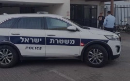 ניידת משטרה 