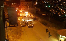 כוחות צה"ל מול מטה הביטחון המסכל הפלסטיני בשכם (צילום: רשתות ערביות)
