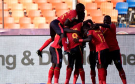 שחקני נבחרת אוגנדה חוגגים (צילום: JAVIER SORIANO/Gettyimages)