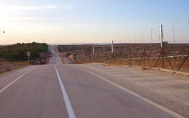 כביש 316 בדרום הר חברון (צילום: דורון הורוביץ, פלאש 90)