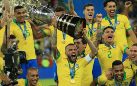 שחקני נבחרת ברזיל (צילום: MAURO PIMENTEL/AFP/Getty Images)