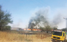 שריפה בעוטף עזה כתוצאה מבלון תבערה, ארכיון (צילום: רפי בביאן - ביטחון שדות נגב)