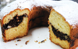 עוגת אגוזים וקינמון (צילום: פסקל פרץ-רובין)