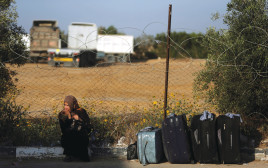 פלסטינית במעבר רפיח, ארכיון (למצולמת אין קשר לנאמר בכתבה) (צילום: רויטרס)