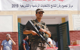 ההכנות לבחירות בתוניסיה (צילום: רויטרס)