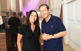 בוז'י הרצוג ושלי יחימוביץ'