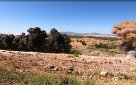 פיצוץ מוקשים ברמת הגולן (צילום: דוברות משרד הביטחון וחברת iMAG)
