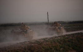 כוחות צבא טורקיה נכנסים לצפון סוריה (צילום: Getty images)