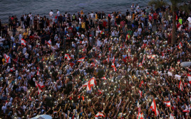 הפגנות ענק בלבנון (צילום: רויטרס)