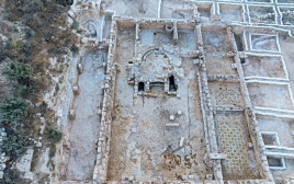 מתחם הכנסיה שנחשף ברמת בית שמש (צילום: אסף פרץ, באדיבות רשות העתיקות)