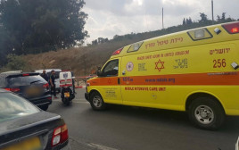 תאונת אופנוע בירושלים (צילום: תיעוד מבצעי מד"א)
