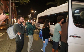 תחבורה ציבורית בשבת בתל אביב (צילום: אבשלום ששוני)