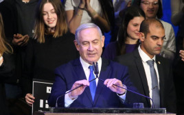 נתניהו נואם בהדלקת נרות בליכוד  (צילום: אבשלום ששוני)