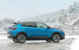 רכב מדגם גראנדלנד 