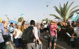 עולים חדשים מגיעים לישראל (צילום: ארכיון הצילומים של קק"ל)