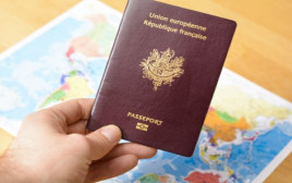 דרכון צרפתי (צילום: שאטרסטוק)