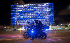 שוטרים בכיכר רבין בערב העצמאות