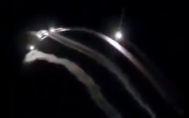 הזרועות הצבאיות ברצועת עזה שיגרו רקטות לעבר הים (צילום: התקשורת הערבית)