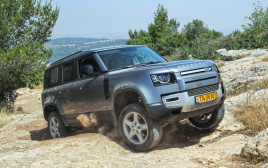 לנד רובר דיפנדר 