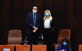 אסנת מארק, צבי האוזר