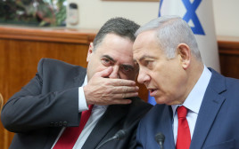 ראש הממשלה בנימין נתניהו ושר האוצר ישראל כ"ץ בישיבת ממשלה (צילום: מרק ישראל סלם, פלאש 90)