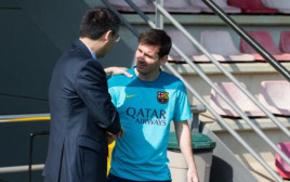 ג’וזף ברתומיאו וליאו מסי (צילום: Miguel Ruiz/FC Barcelona via Getty Images)