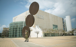 כיכר הבימה ריקה קורונה
