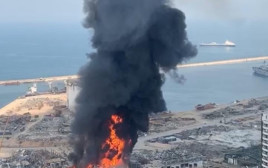שריפת ענק בביירות (צילום: רשתות ערביות)