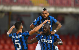 שחקני אינטר חוגגים (צילום: Claudio Villa - Inter/Inter via Getty Images)