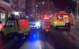 ניידת מד"א בזירת הירי