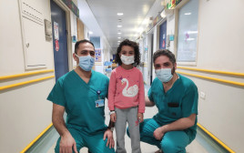 ד"ר זגאייר עם ג'נה בת ה-5 (צילום: בית החולים הדסה)