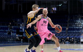 ניק קלאת’ס (צילום: Mikhail Serbin/Euroleague Basketball via Getty Ima)