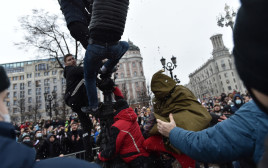 מפגינים בעד אלכסיי נבלני במוסקבה