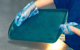 מגשי הפלסטיק של חברת UBQ