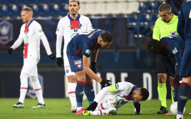 ניימאר נפצע (צילום: Anthony Dibon/Icon Sport via Getty Images)