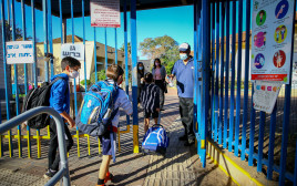 תלמידים חוזרים ללימודים, ארכיון (למצולמים אין קשר לנאמר בכתבה)