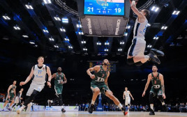 מתאוש פוניטקה (צילום: Sergey Grachev/Euroleague Basketball via Getty Ima)