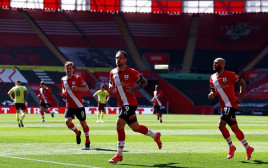 דני אינגס ושחקני סאות'המפטון (צילום: Matt Watson/Southampton FC via Getty Images)