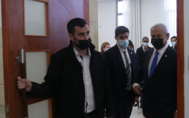 ראש הממשלה בנימין נתניהו עוזב את בית המשפט