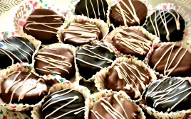 פרוסות גליל שוקולד (צילום: פסקל פרץ-רובין)