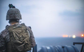 חייל מארינס במפרץ עומאן (צילום: רויטרס)