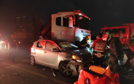 תאונת דרכים בכביש 77 (צילום: ישי לוי, תיעוד מבצעי מד"א)