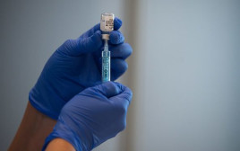 חיסון נגד קורונה (צילום: Jesus Merida/SOPA Images/LightRocket via Getty Ima)