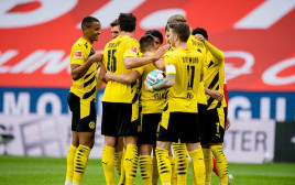 שחקני בורוסיה דורטמונד חוגגים (צילום: Alexandre Simoes/Borussia Dortmund via Getty Image)