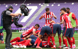 לואיס סוארס חוגג (צילום: Angel Martinez/Getty Images)