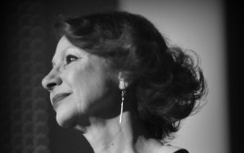 אסתר עופרים 