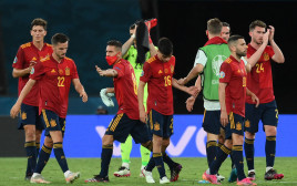 שחקני נבחרת ספרד (צילום: LLUIS GENE/POOL/AFP via Getty Images)